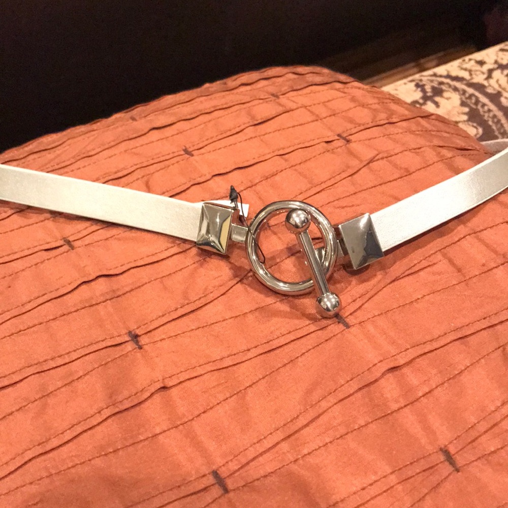 WHBM Stretch Skinny Silver Belt - Picture 2 of 4